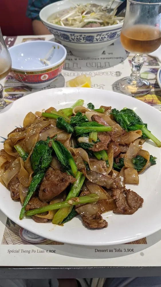 Pâtes de Riz Sautées Au Boeuf